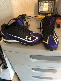 Under Armour sport cleats