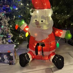 Home Accents 3 Ft Yuletide 36” LED Santa String Lights Tinsel Lighted Yard Decor