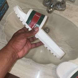 GUCCI SLIDES
