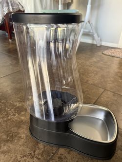 Pet Feeder And Waterer
