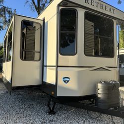 2020 Keystone Retreat 39 LOFT 