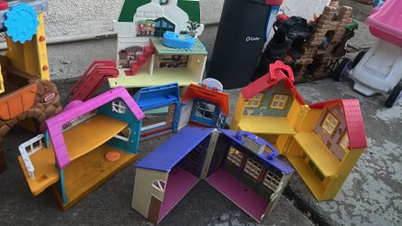 PEPPA PIG HOUSES