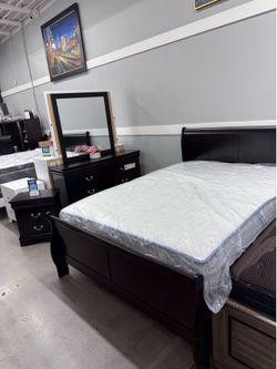 4pc Queen Bedroom Set 🖤🔥🖤