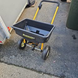 Yardworks Fertilizer Spreader