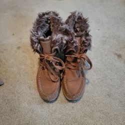 Brown Boots With Fur