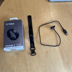 Fitbit Charge 5