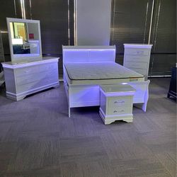 LED Bedroom Sets 35 % Off 