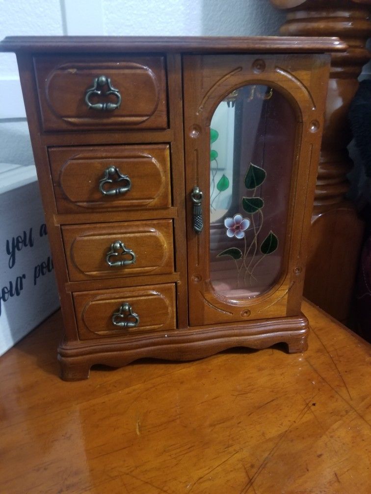 Jewerly Armoire