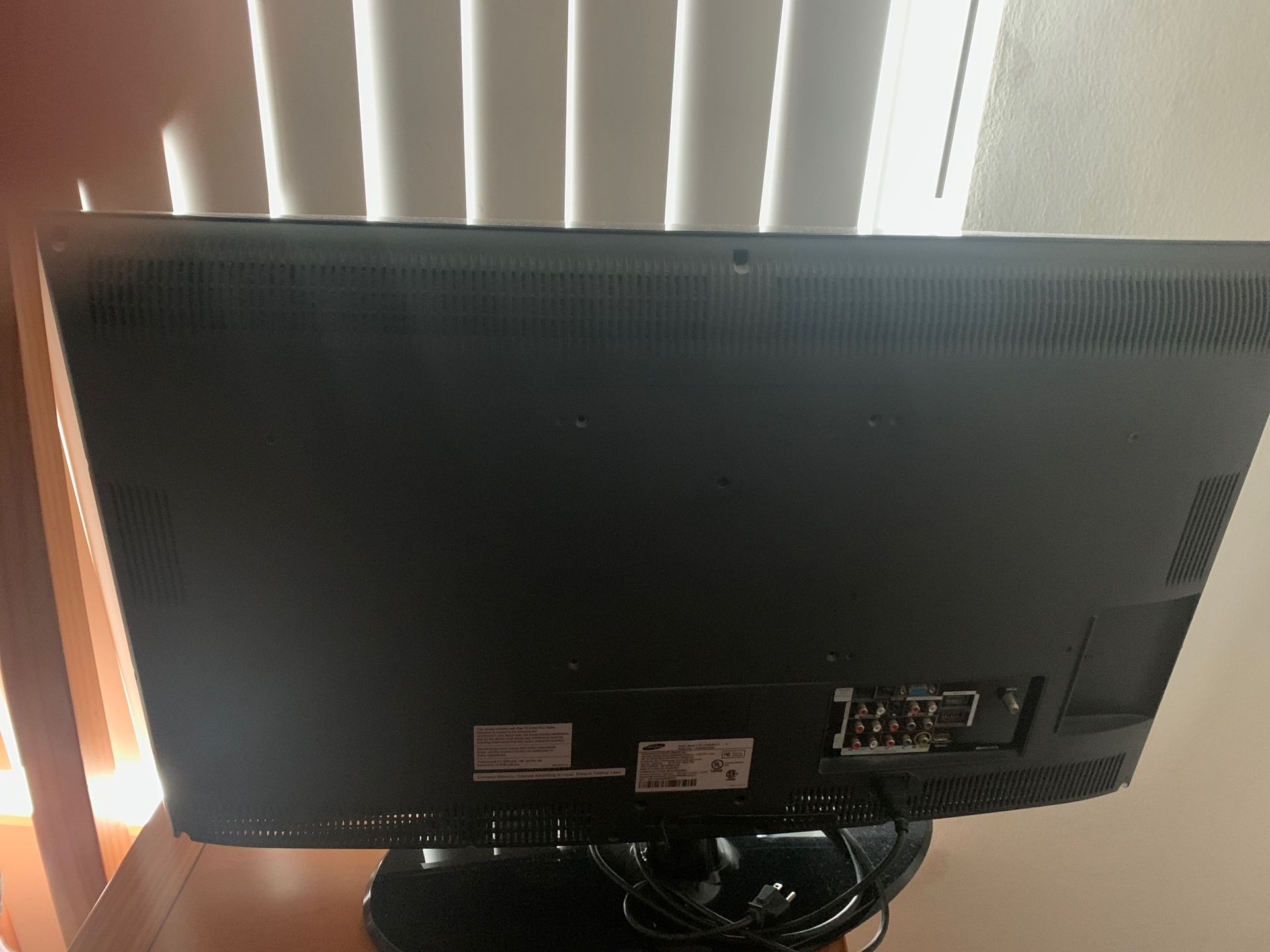 $85obo 32 inch led Samsung tv (NOT SMART TV)