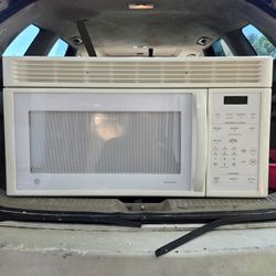 GE Space Maker Microwave Oven
