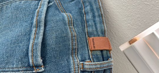 Women’s Levi’s pants size 8