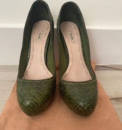 Miu Miu Black Green Genuine Snakeskin Platform Pumps Italy 37.5 /7M