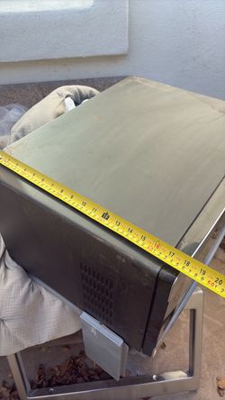 Cabinet microwave
