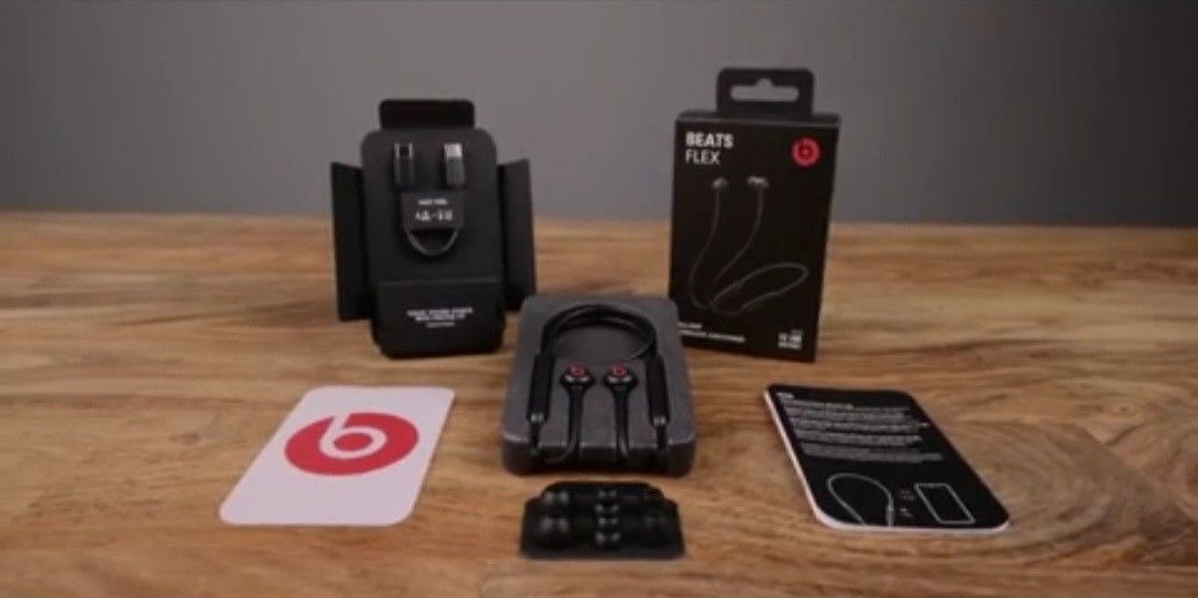 Beat By Dr. Dre Beats Flex Wireless Earbuds 