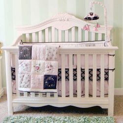 Munire Lifetime Crib Converts to Full Size Bed 