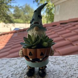 halloween gnome w fake plant