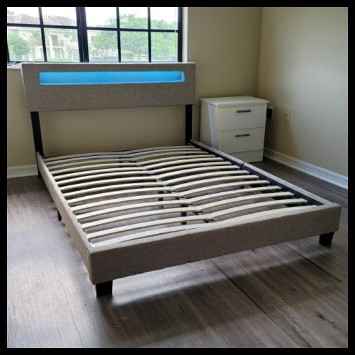 NEW IN BOX FULL UPHOLSTERED BED FRAME PLATFORM 😊 MATTRESS SOLD SEPARATELY