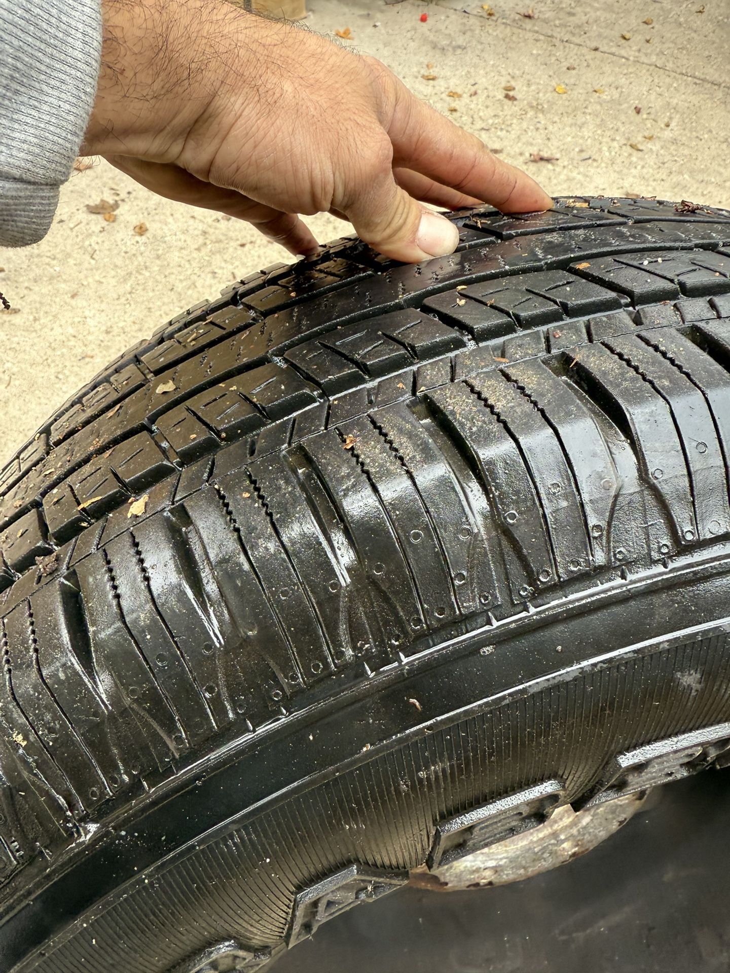 265/75/R16 tire and rim