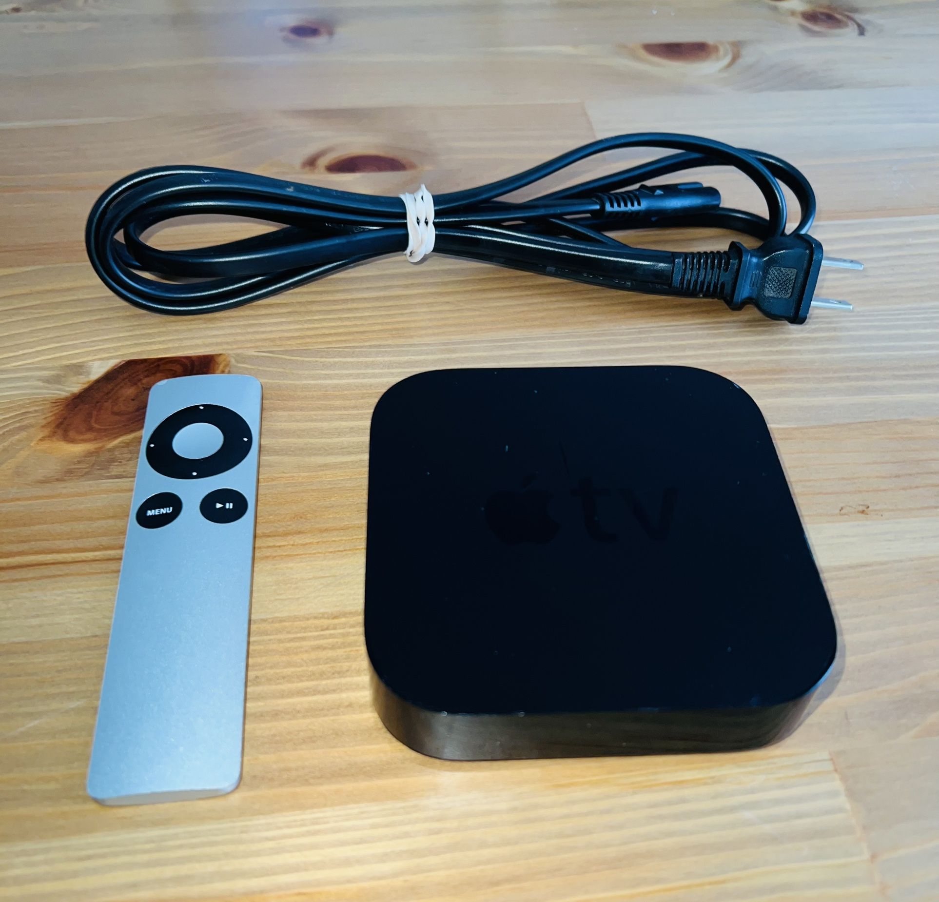 Apple TV (3rd Gen) with Remote and Power Cable