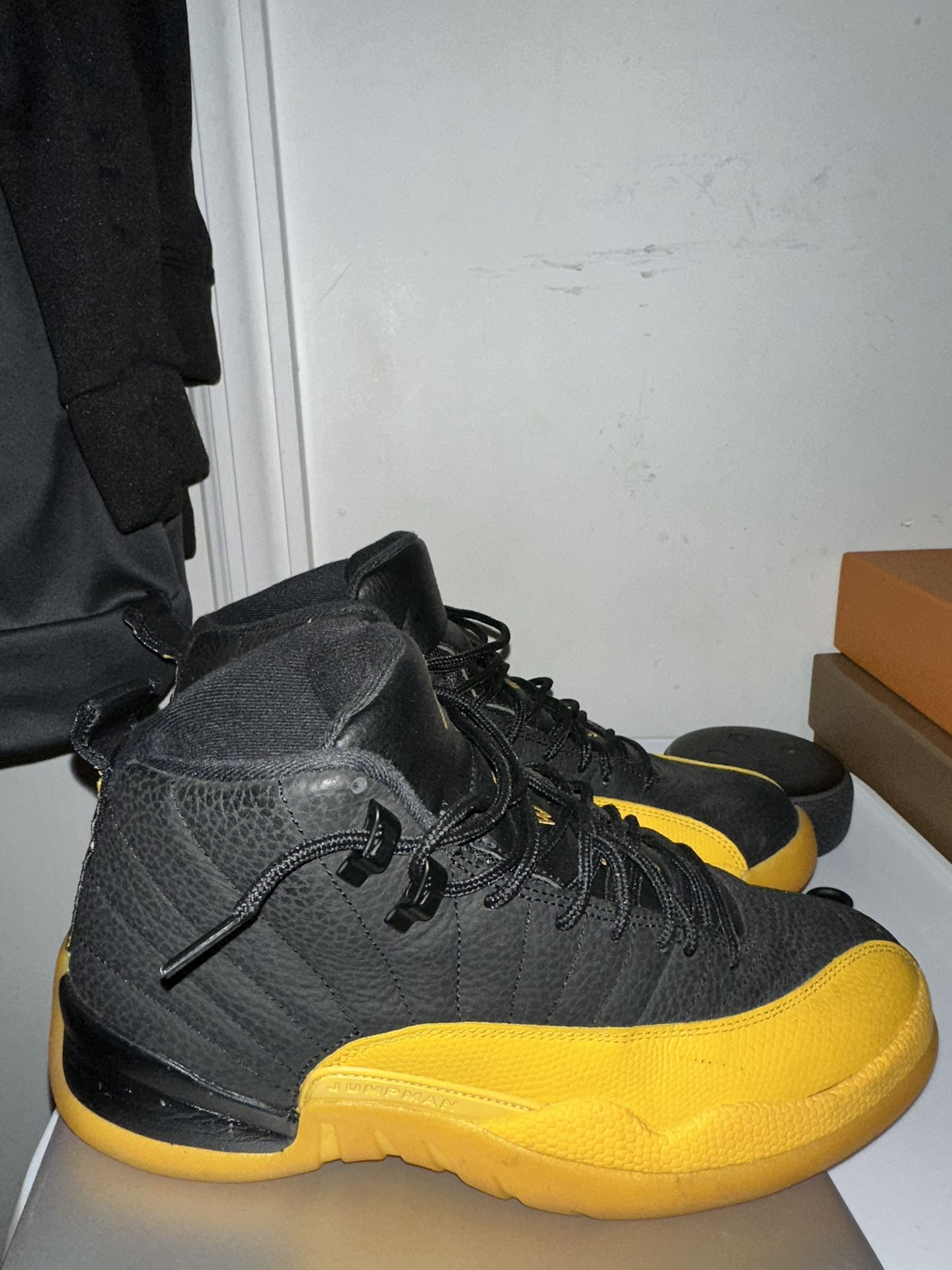 Jordan 12 University Gold