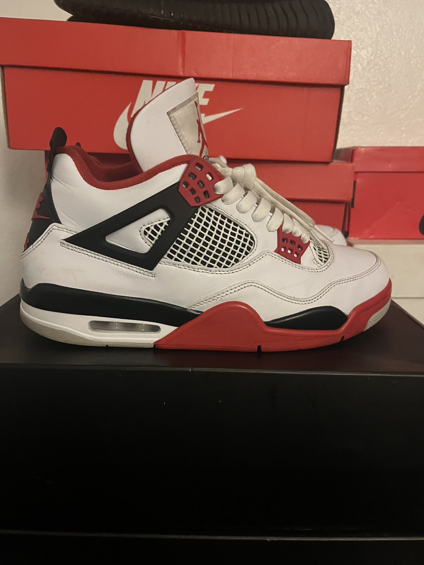 Jordan 4 Fire Red