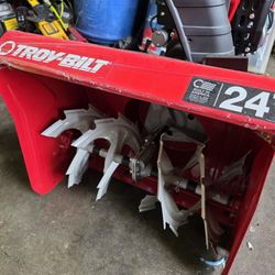 SNOW BLOWER Troy-Bilt
Storm 24 in. 208 cc 2-Stage Gas Snow Blower with Electric Start Self Propelled