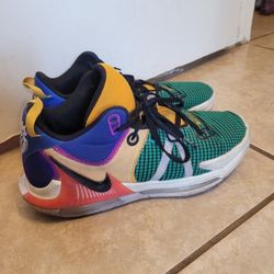 Nike LeBron 