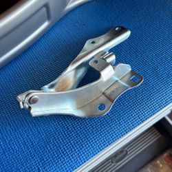350z Left Hood hinge - NEW FOR FREE 