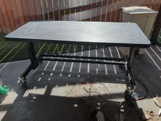 Desk with wheels