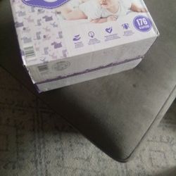 New Brand New 176 Diapers