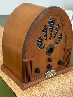 THOMAS COLLECTORS EDITION #007 - MODEL BD 109 AM/FM RADIO
