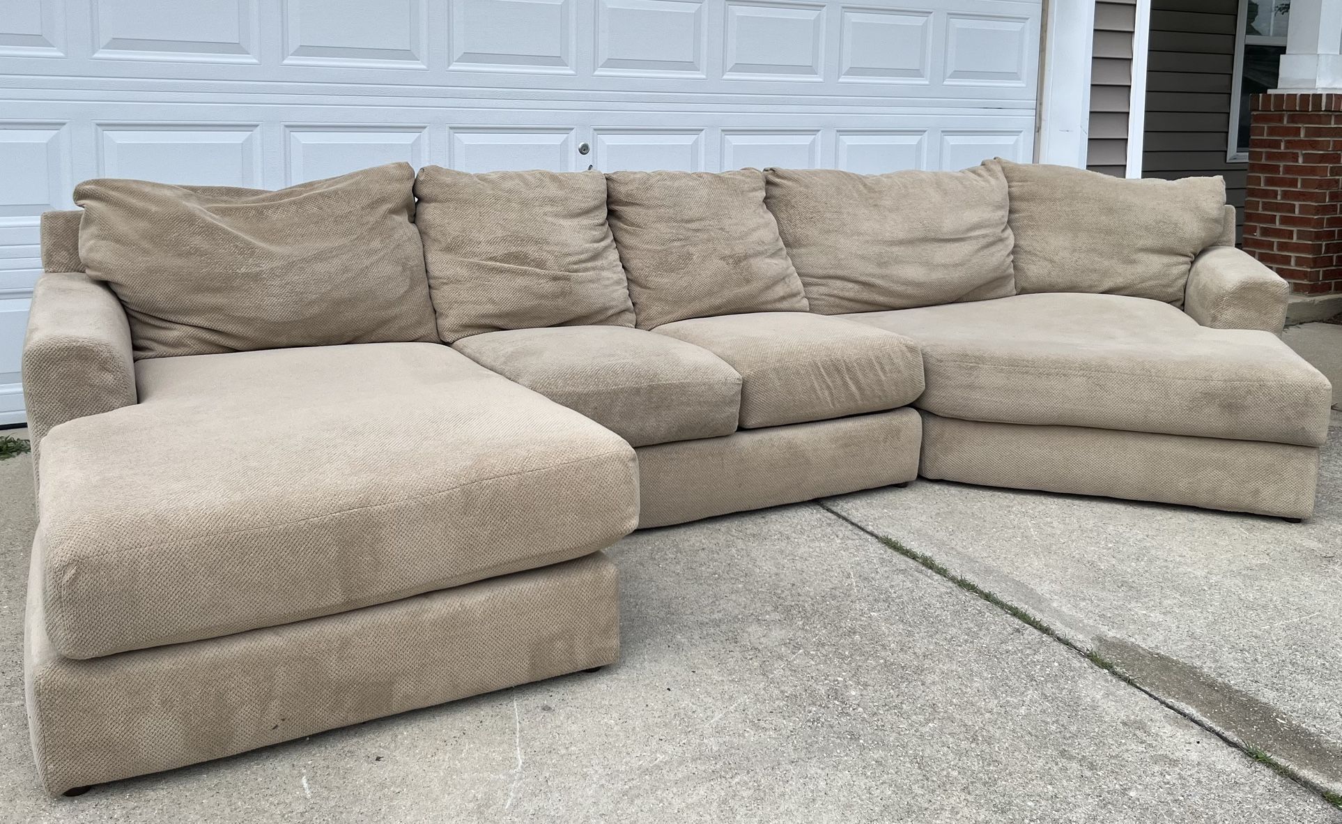 Beautiful Sectional Couch!😍