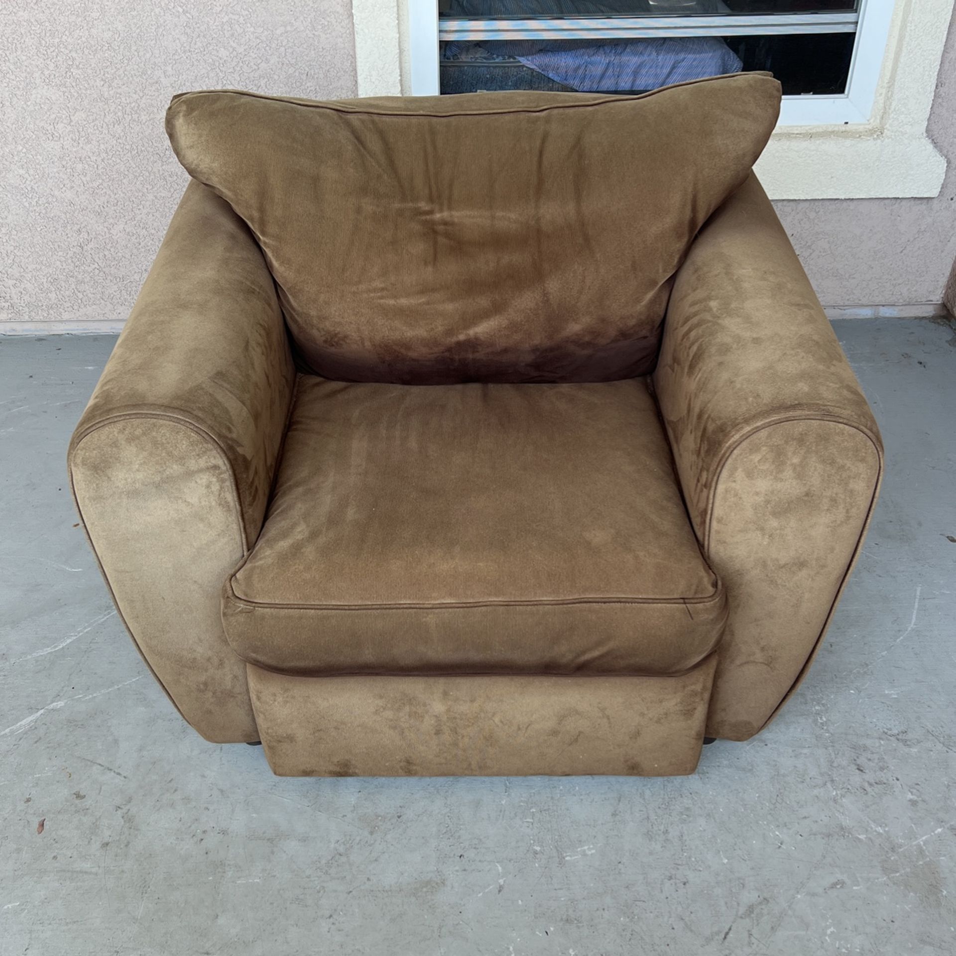 Brown Cushioned Chair 