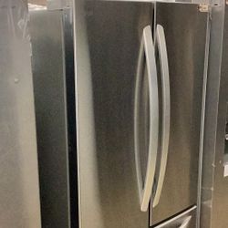 LG Refrigerator 22 Cu Ft New Scratch And Dent 30”