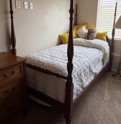 Croscill twin Ivory Color Classic Fitted Bedspread Luxury Bedding