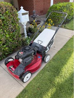 Toro Recycler 22” Self-Propelled Lawn Mower – Starts First Pull