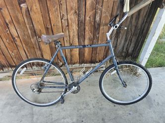 Full Size Mountain Bike  !!