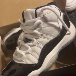 Air Jordan 11 Retro Concord - Size 5Y
