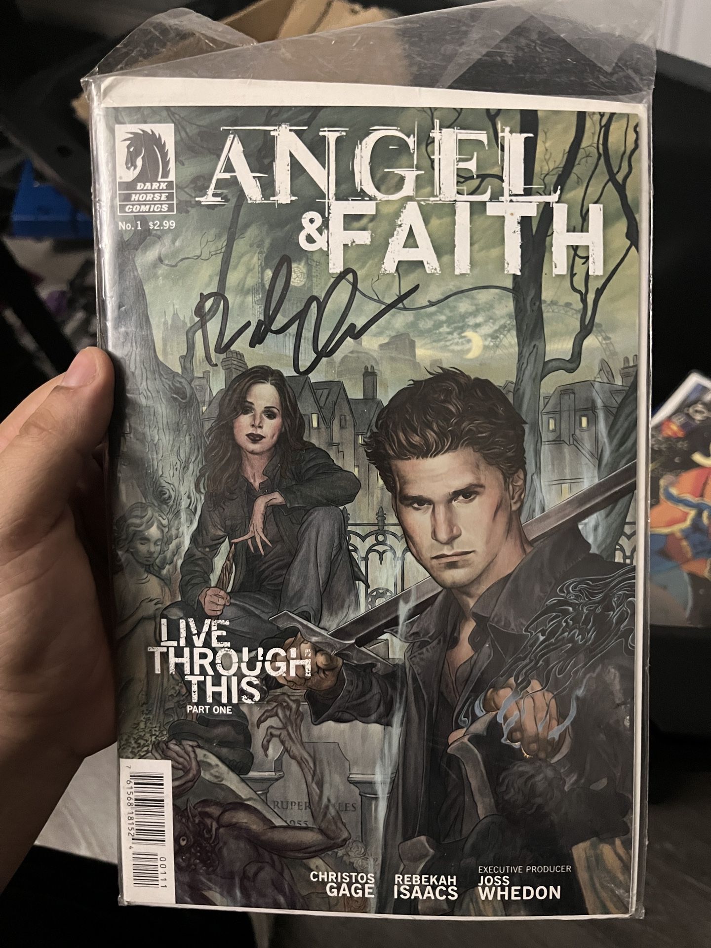 ( SIGNED ) ANGEL FAITH comic book issue 1, 2