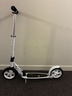 Micro Classic Scooter Deck Size 13”x4.75”Max Rider Weight 220 Lb  Age Range Adult And Teens Extra Portable Used Just 9 Times Like New