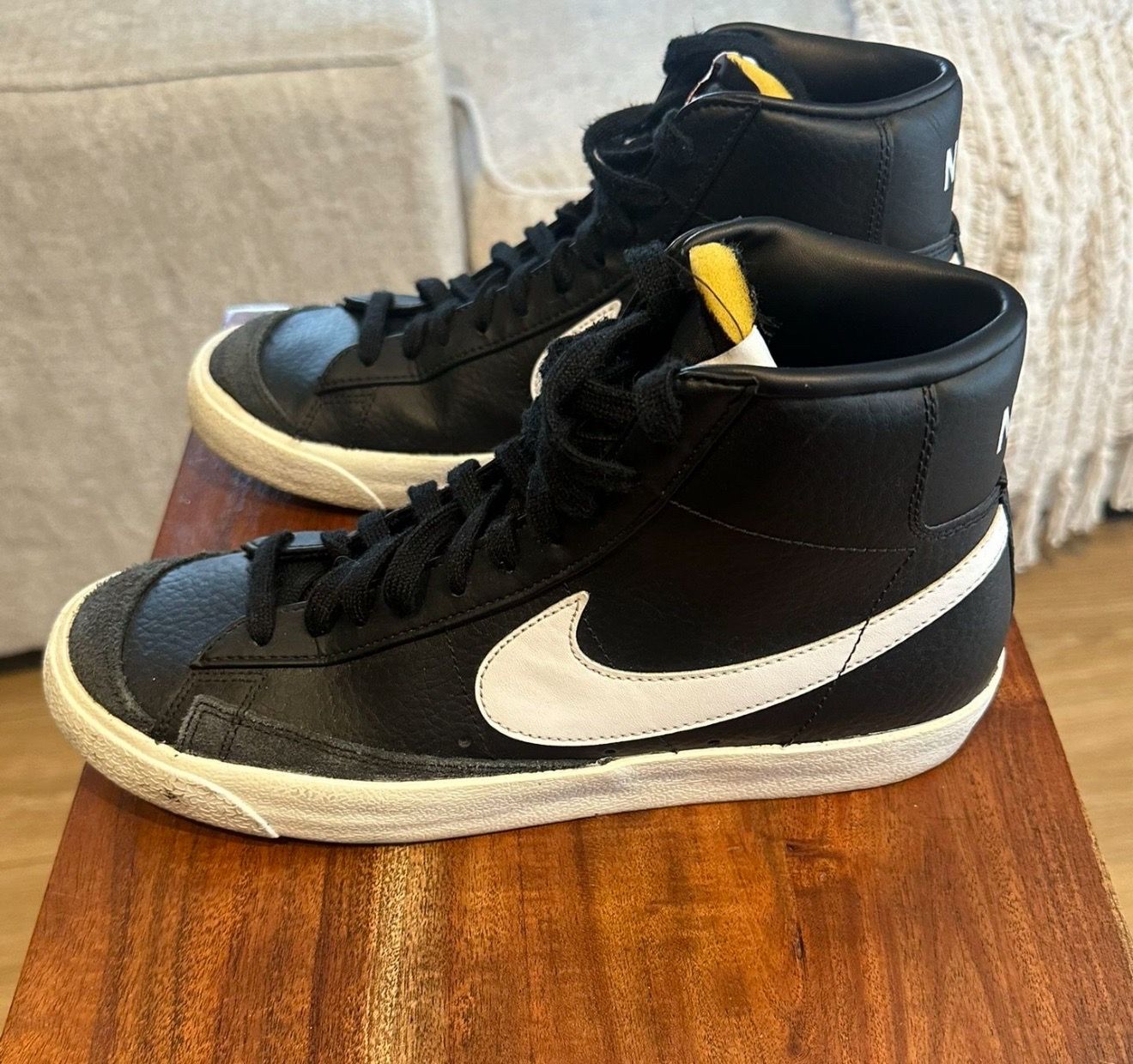 Men’s Nike Blazers Sz 8