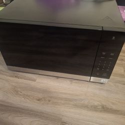 Brand New LG Microwave 