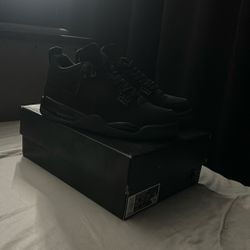 AIR JORDAN 4 RETRO