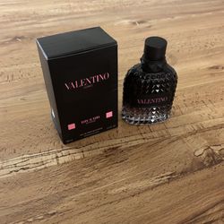 Valentino Born In Roma Intense 