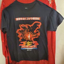 Godzilla 2000 Men's Large Tshirt. Pre-owned Excellent.