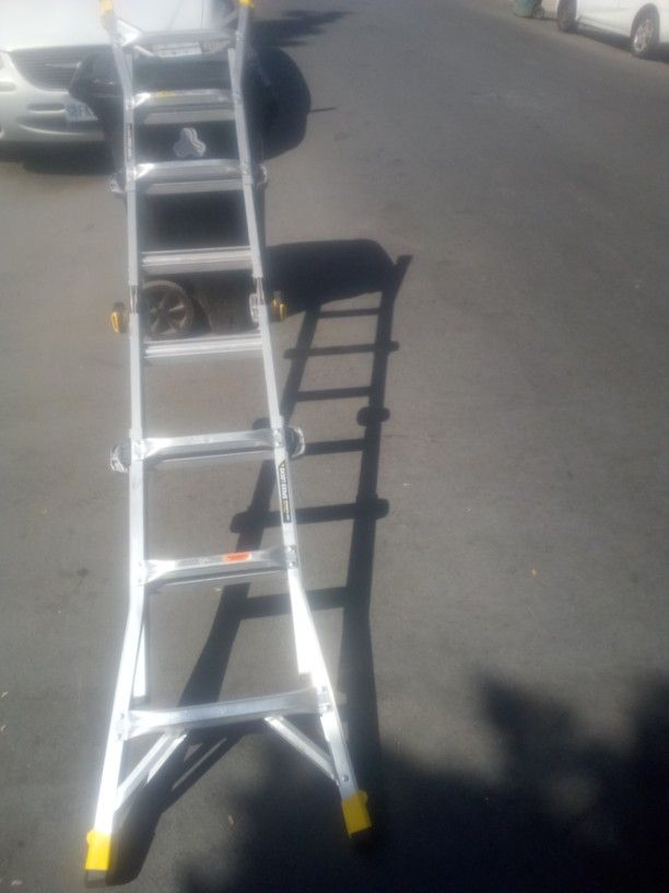 Gorilla 14 Ft Adjustable Ladder