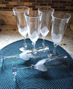 Six Stunning Cristal D'Arquis Champagne  5 Oz. 24% Crystal Toasting Flutes. "Florence Pattern"  The Finest Quality. Perfect Condition. 