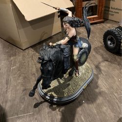 DC Collectibles Wonder Woman Deluxe Statue Riding Horse