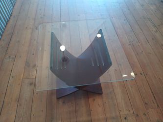 Beautiful Glass/Wood End Table Good Condition