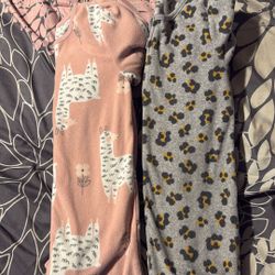 (2) Girls Fleece Footed Pajamas - Size 7